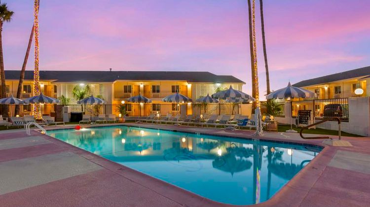 The Kennedy Tucson, SureStay by BW Pool