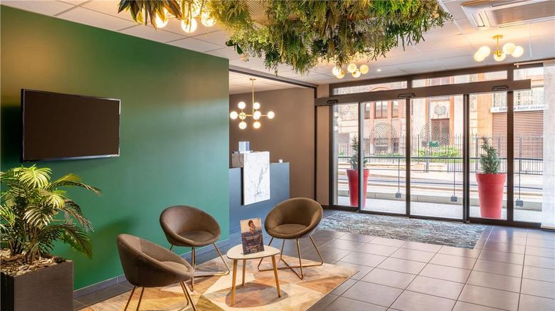 <b>Best Western Hotel Fontaine Argent Lobby</b>. Images powered by <a href="https://iceportal.shijigroup.com/" title="IcePortal" target="_blank">IcePortal</a>.