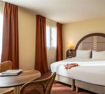 Mercure Arles Centre Arenes Exterior