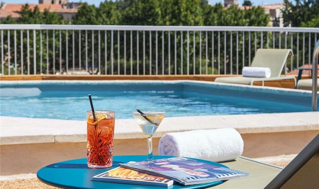 Mercure Arles Centre Arenes Exterior