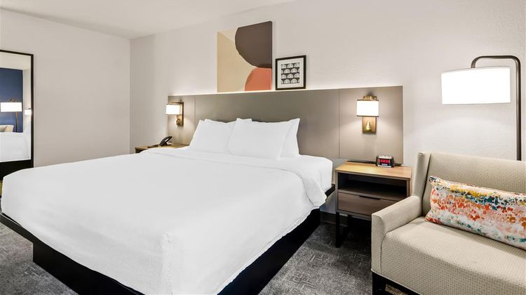 Spark by Hilton Wytheville East Main Str Room
