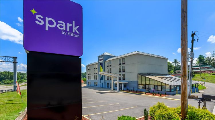 Spark by Hilton Wytheville East Main Str Exterior
