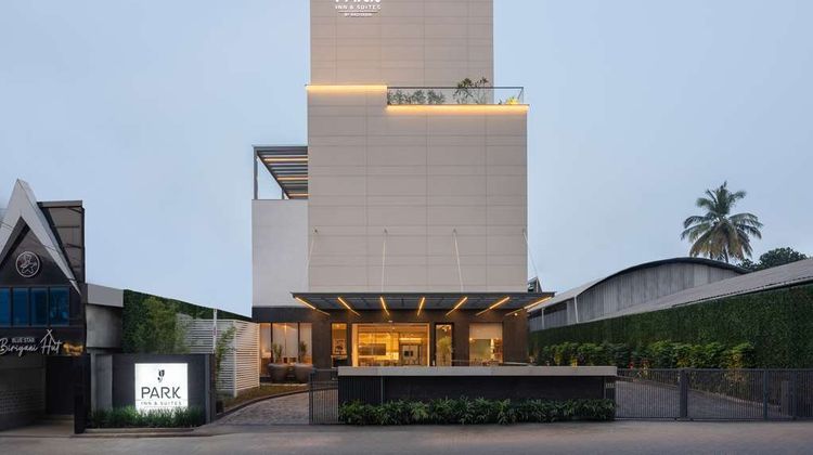 Park Inn & Suites by Radisson East Fort Exterior