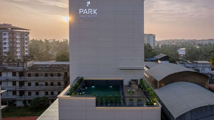 Park Inn & Suites by Radisson East Fort Exterior