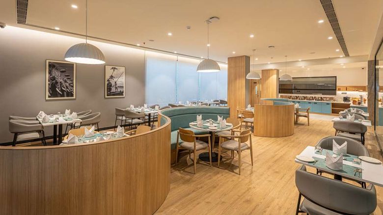 <b>Park Inn & Suites by Radisson East Fort Restaurant</b>. Images powered by <a href="https://iceportal.shijigroup.com/" title="IcePortal" target="_blank">IcePortal</a>.