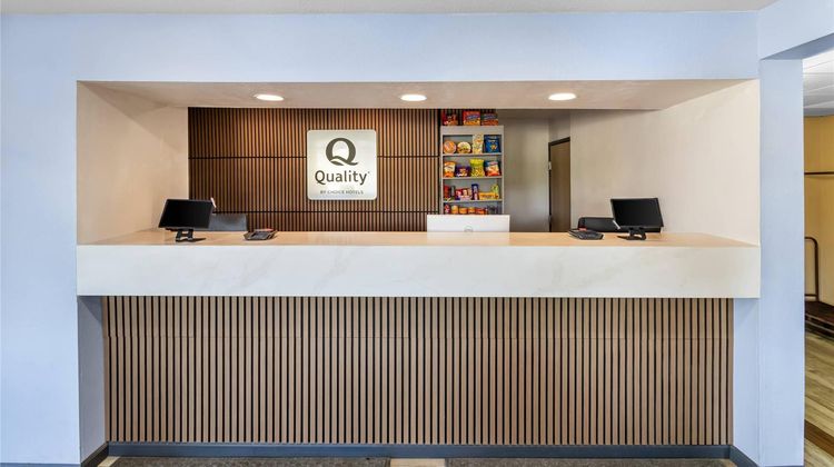 Quality Inn Johnstown Lobby
