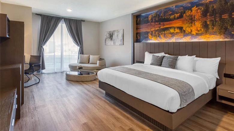 <b>The Valor Hotel Room</b>. Images powered by <a href="https://iceportal.shijigroup.com/" title="IcePortal" target="_blank">IcePortal</a>.
