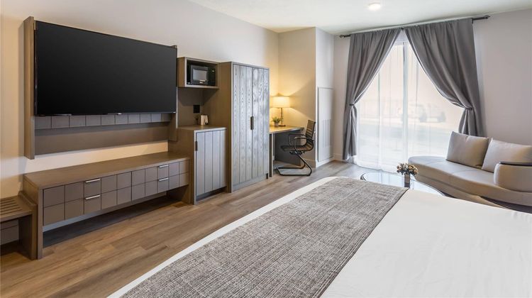 The Valor Hotel Room