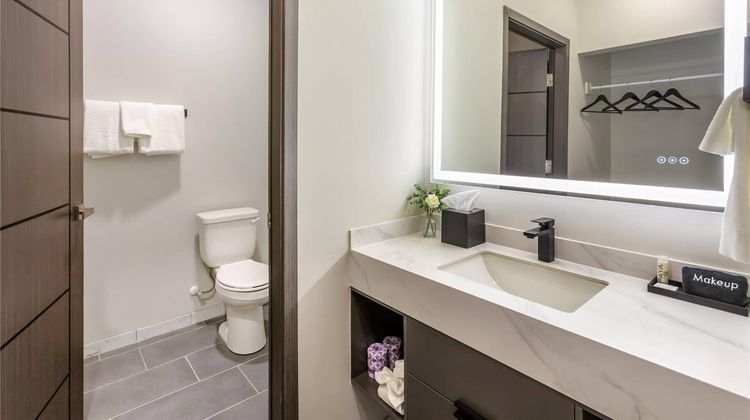 The Valor Hotel Room