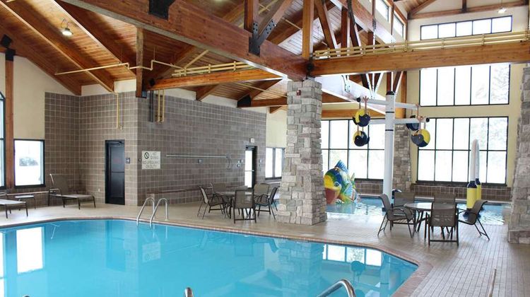 SouthShore Hotel on Lake Bemidji Pool