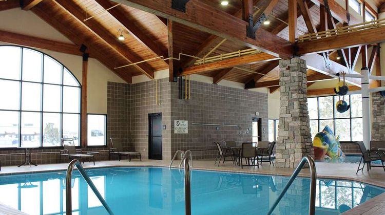 SouthShore Hotel on Lake Bemidji Pool