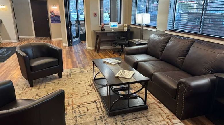 <b>Baymont by Wyndham Missoula Lobby</b>. Images powered by <a href="https://iceportal.shijigroup.com/" title="IcePortal" target="_blank">IcePortal</a>.
