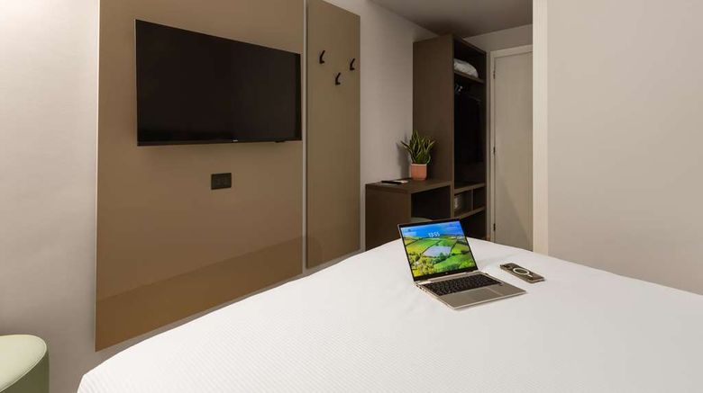 <b>Energy Park Hotel Room</b>. Images powered by <a href="https://iceportal.shijigroup.com/" title="IcePortal" target="_blank">IcePortal</a>.