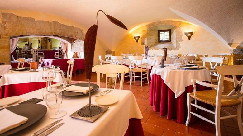 <b>Chateau des Ducs de Joyeuse Restaurant</b>. Images powered by <a href="https://iceportal.shijigroup.com/" title="IcePortal" target="_blank">IcePortal</a>.