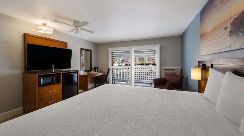 <b>Comfort Inn Room</b>. Images powered by <a href="https://iceportal.shijigroup.com/" title="IcePortal" target="_blank">IcePortal</a>.