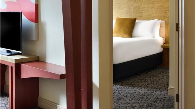Adina CityLife Wellington Room