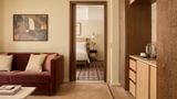 <b>The Newman Suite</b>. Images powered by <a href="https://iceportal.shijigroup.com/" title="IcePortal" target="_blank">IcePortal</a>.