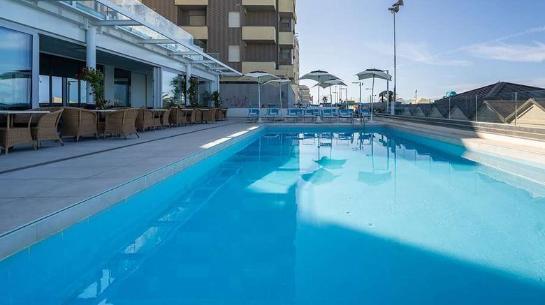 <b>Hotel Bellevue, Sure Hotel by BW Pool</b>. Images powered by <a href="https://iceportal.shijigroup.com/" title="IcePortal" target="_blank">IcePortal</a>.