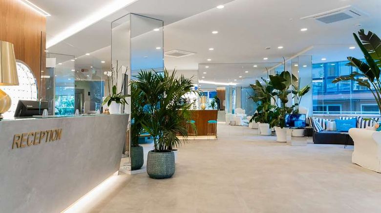 <b>Hotel Bellevue, Sure Hotel by BW Lobby</b>. Images powered by <a href="https://iceportal.shijigroup.com/" title="IcePortal" target="_blank">IcePortal</a>.