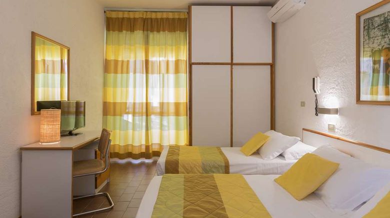 <b>Hotel Bellevue, Sure Hotel by BW Room</b>. Images powered by <a href="https://iceportal.shijigroup.com/" title="IcePortal" target="_blank">IcePortal</a>.