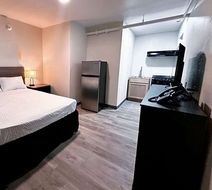 Studio City Suites, a Travelodge by Wyndham Room