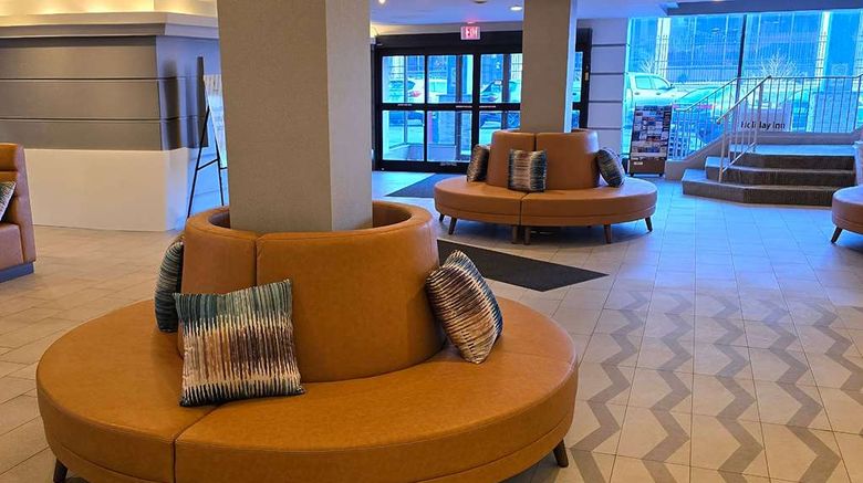 <b>Wyndham Rochester Downtown Lobby</b>. Images powered by <a href="https://iceportal.shijigroup.com/" title="IcePortal" target="_blank">IcePortal</a>.