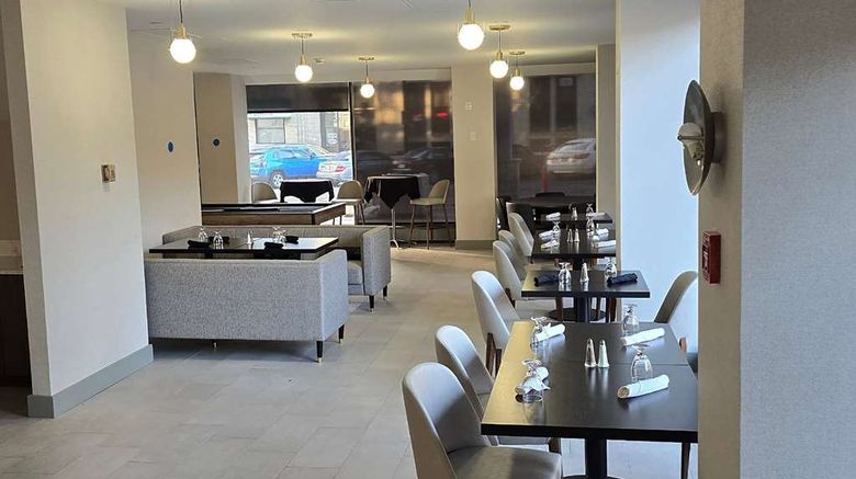 <b>Wyndham Rochester Downtown Restaurant</b>. Images powered by <a href="https://iceportal.shijigroup.com/" title="IcePortal" target="_blank">IcePortal</a>.