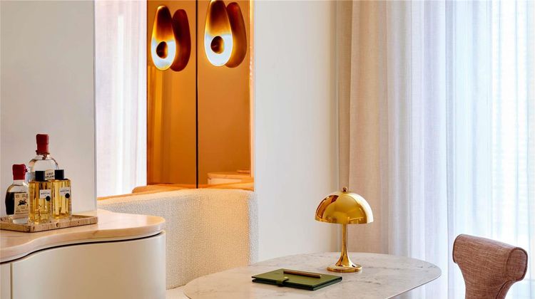 60 Hyde Park Gate Hotel Room