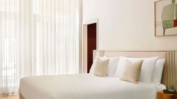 60 Hyde Park Gate Hotel Room