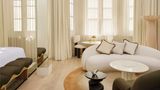 <b>Delano London Room</b>. Images powered by <a href="https://iceportal.shijigroup.com/" title="IcePortal" target="_blank">IcePortal</a>.