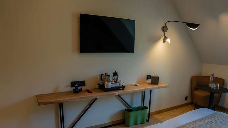 <b>Auberge De La Caillere Suite</b>. Images powered by <a href="https://iceportal.shijigroup.com/" title="IcePortal" target="_blank">IcePortal</a>.