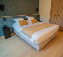 Auberge De La Caillere Room