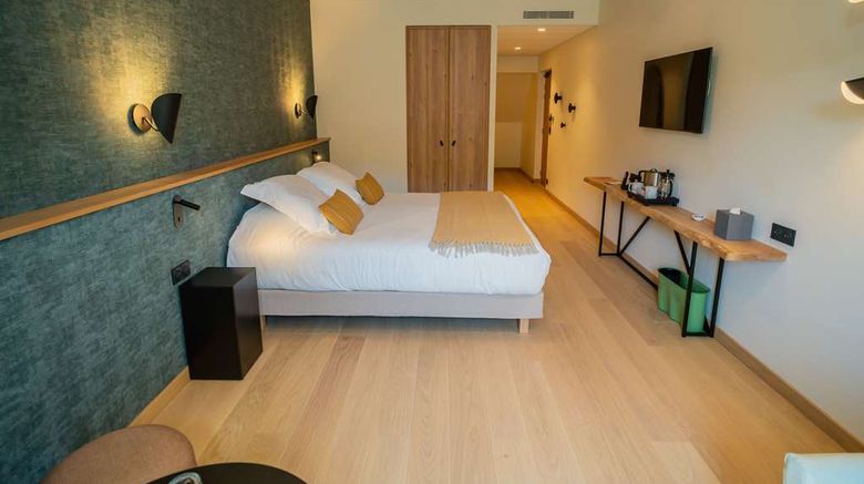<b>Auberge De La Caillere Room</b>. Images powered by <a href="https://iceportal.shijigroup.com/" title="IcePortal" target="_blank">IcePortal</a>.