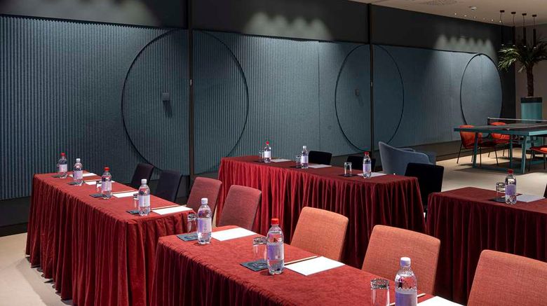 <b>LuganoDante Boutique & Lifestyle Hotel Meeting</b>. Images powered by <a href="https://iceportal.shijigroup.com/" title="IcePortal" target="_blank">IcePortal</a>.