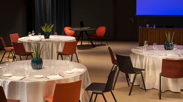 <b>LuganoDante Boutique & Lifestyle Hotel Meeting</b>. Images powered by <a href="https://iceportal.shijigroup.com/" title="IcePortal" target="_blank">IcePortal</a>.