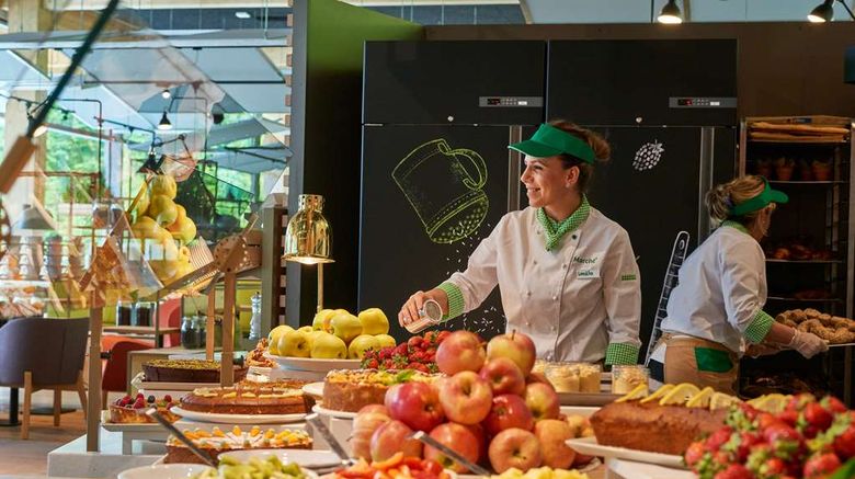 <b>Bellinzona Sud Swiss Quality Hotel Restaurant</b>. Images powered by <a href="https://iceportal.shijigroup.com/" title="IcePortal" target="_blank">IcePortal</a>.