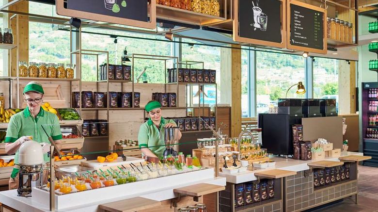 <b>Bellinzona Sud Swiss Quality Hotel Restaurant</b>. Images powered by <a href="https://iceportal.shijigroup.com/" title="IcePortal" target="_blank">IcePortal</a>.