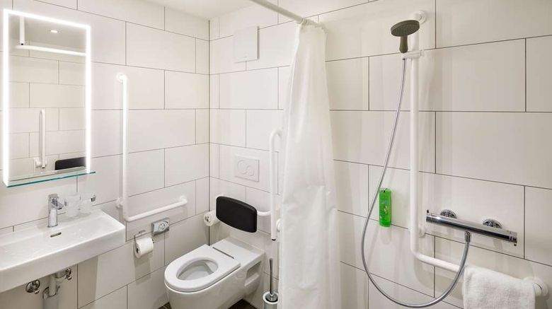 <b>Bellinzona Sud Swiss Quality Hotel Room</b>. Images powered by <a href="https://iceportal.shijigroup.com/" title="IcePortal" target="_blank">IcePortal</a>.