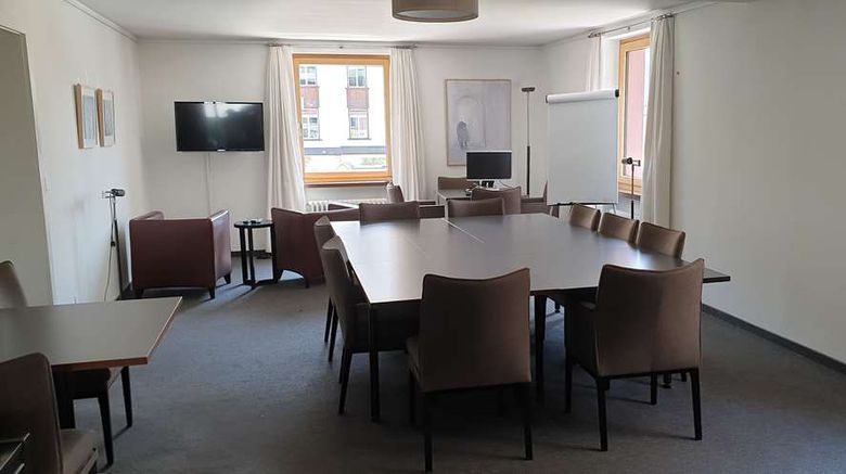 <b>Hauser Hotel, St. Moritz Meeting</b>. Images powered by <a href="https://iceportal.shijigroup.com/" title="IcePortal" target="_blank">IcePortal</a>.