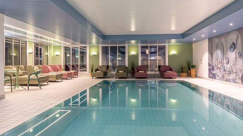 <b>Central Sporthotel Davos Pool</b>. Images powered by <a href="https://iceportal.shijigroup.com/" title="IcePortal" target="_blank">IcePortal</a>.