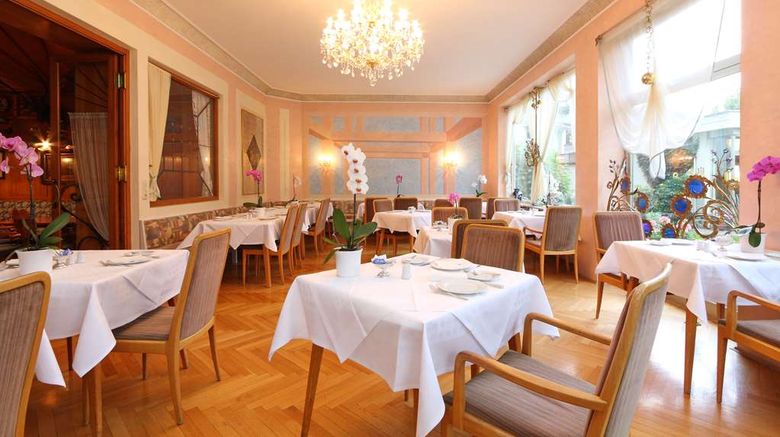 <b>Wittelsbacher Hof Swiss Quality Hotel Restaurant</b>. Images powered by <a href="https://iceportal.shijigroup.com/" title="IcePortal" target="_blank">IcePortal</a>.