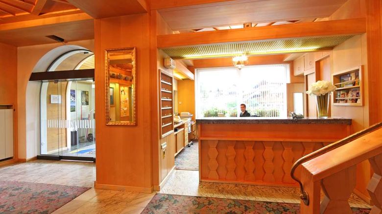 <b>Wittelsbacher Hof Swiss Quality Hotel Lobby</b>. Images powered by <a href="https://iceportal.shijigroup.com/" title="IcePortal" target="_blank">IcePortal</a>.