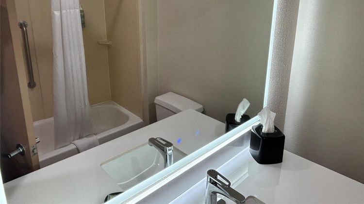 Surestay By Best Westerm Forsyth Decatur Room