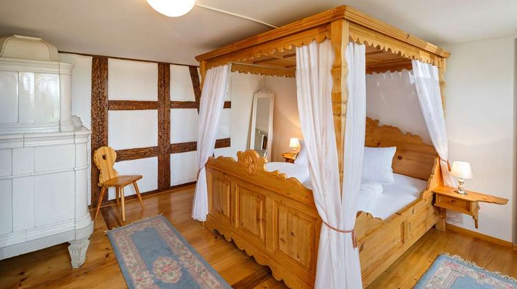 Zur Linde Gasthof Room