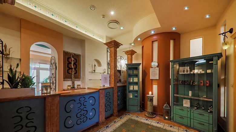 <b>Papuga Park Hotel Lobby</b>. Images powered by <a href="https://iceportal.shijigroup.com/" title="IcePortal" target="_blank">IcePortal</a>.