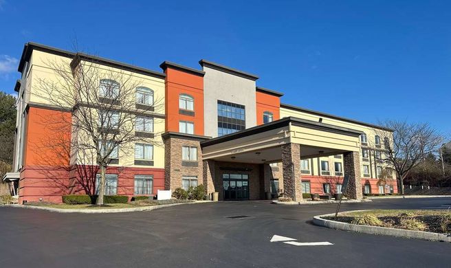 Wingate by Wyndham Harrisburg Exterior