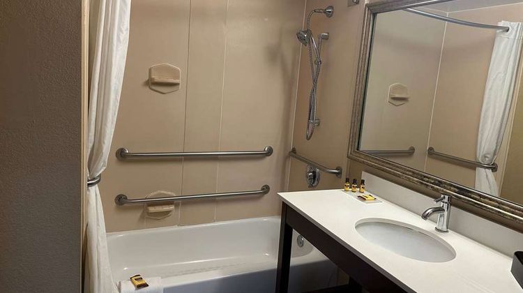 Wingate by Wyndham Harrisburg Room