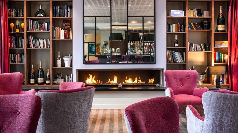 <b>Le Relais de la Malmaison-Radisson Indiv Lobby</b>. Images powered by <a href="https://iceportal.shijigroup.com/" title="IcePortal" target="_blank">IcePortal</a>.