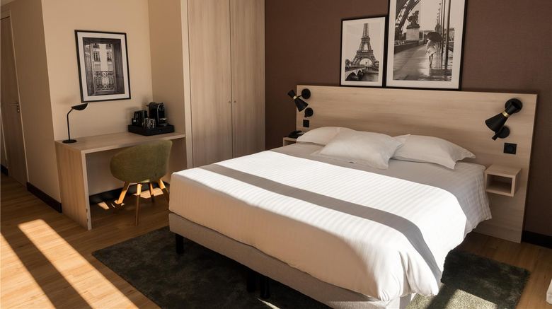 <b>Le Relais de la Malmaison-Radisson Indiv Room</b>. Images powered by <a href="https://iceportal.shijigroup.com/" title="IcePortal" target="_blank">IcePortal</a>.