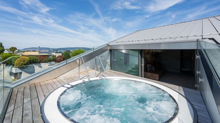 Belvoir Swiss Quality Hotel Pool